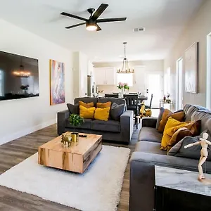 Holiday home New 2022 Home, 10min From Strip, Modern United States